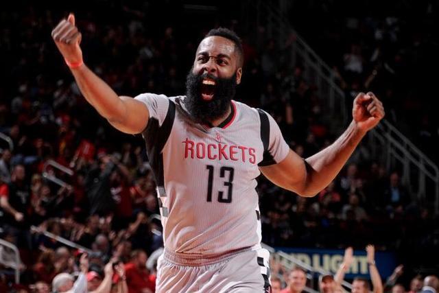 马德里打响榜首大战!数据:皇马或2-1笑傲德比